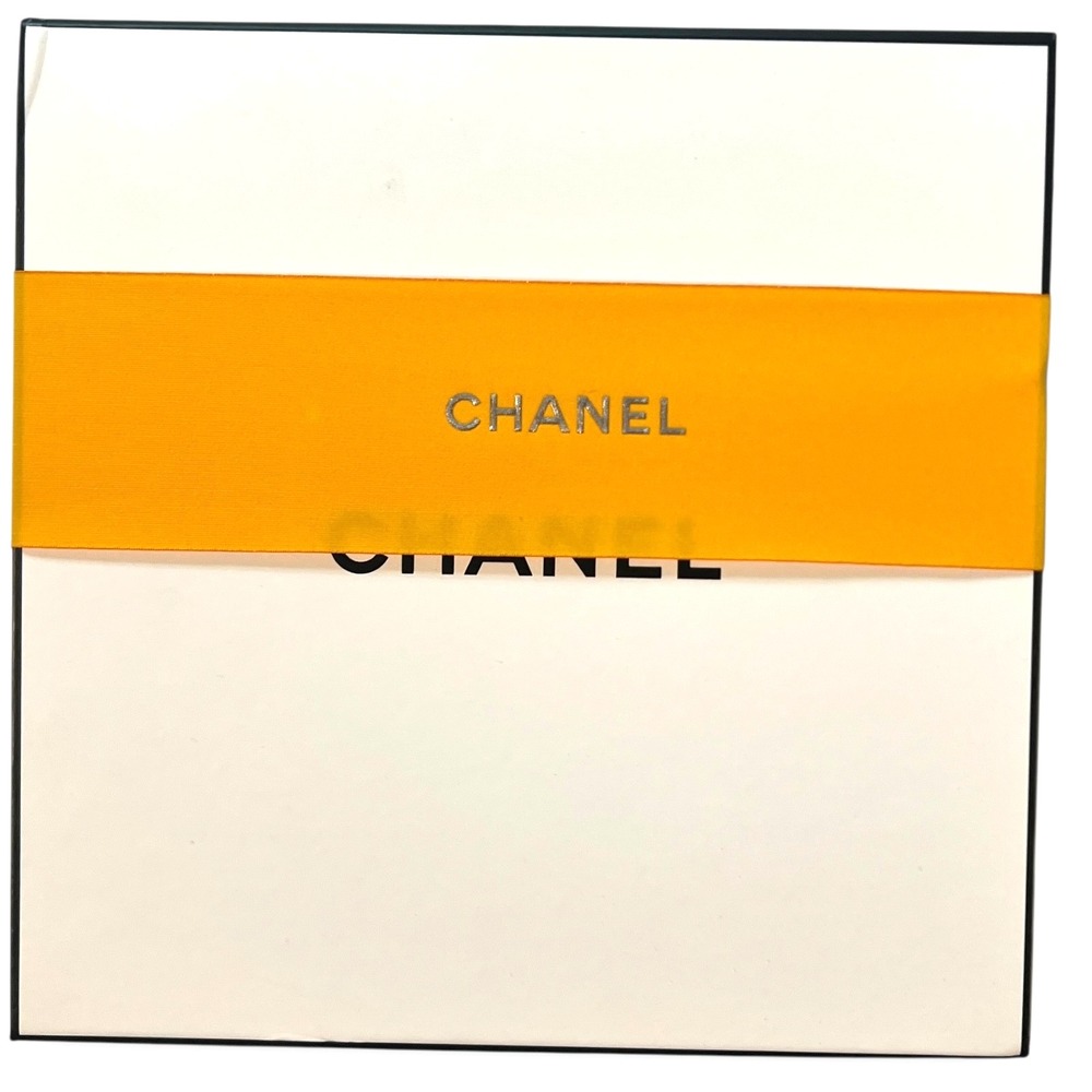 CHANEL Medium Gift Gift Storage Box 8.5"x8.5"x4"‎ Ribbon Chanel Paper in Box